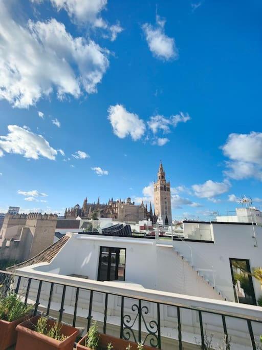 Lovely 1-Bedroom Loft With Terrace. Amazing View. 塞维利亚 外观 照片